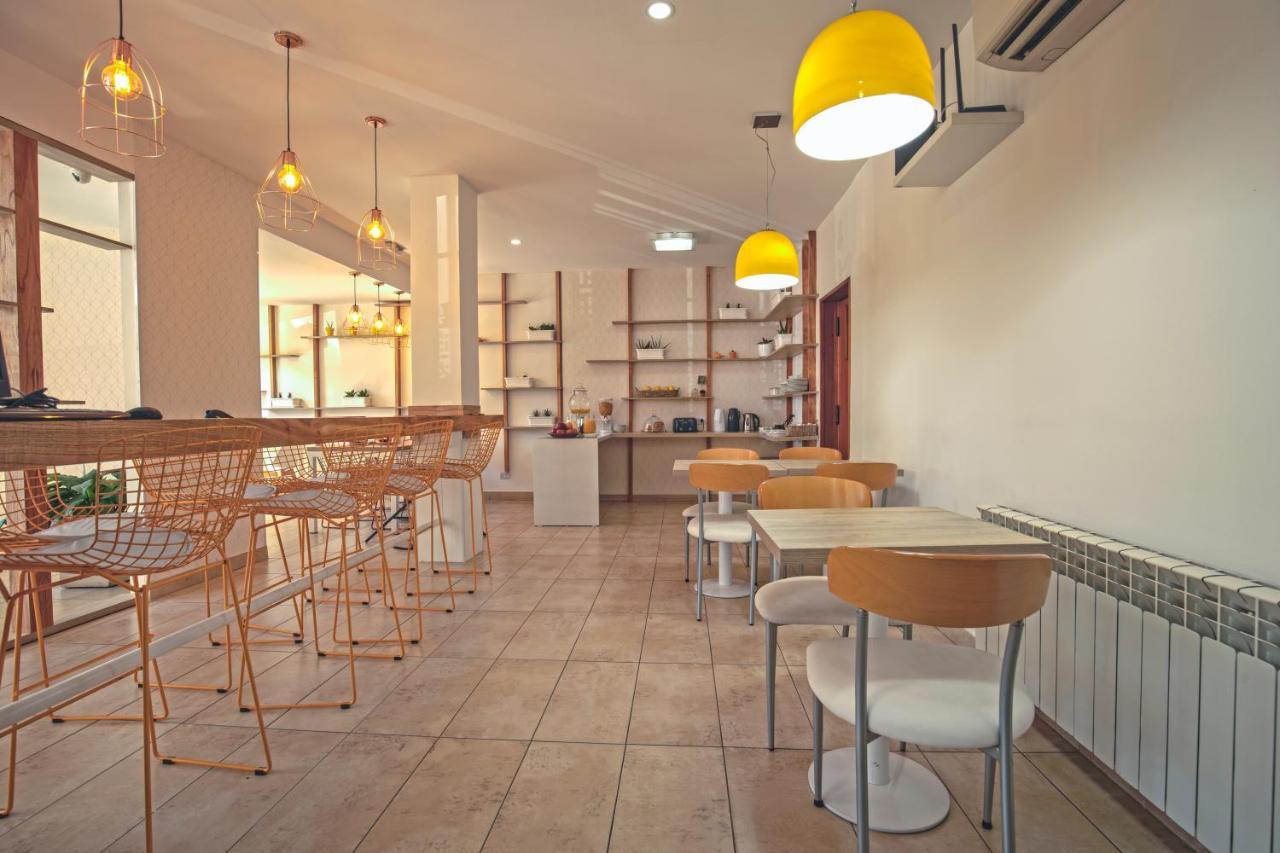 Huemul Hotel Neuquén Kültér fotó