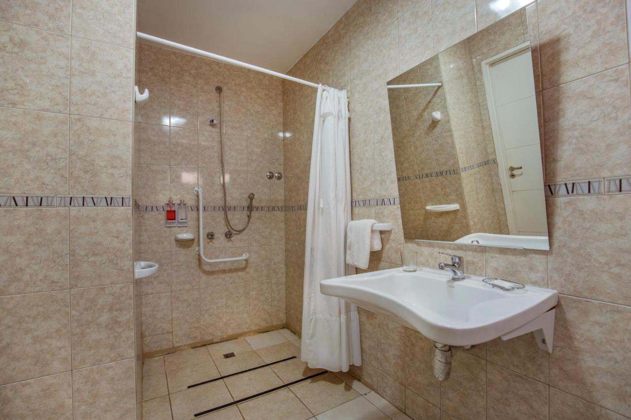 Huemul Hotel Neuquén Kültér fotó
